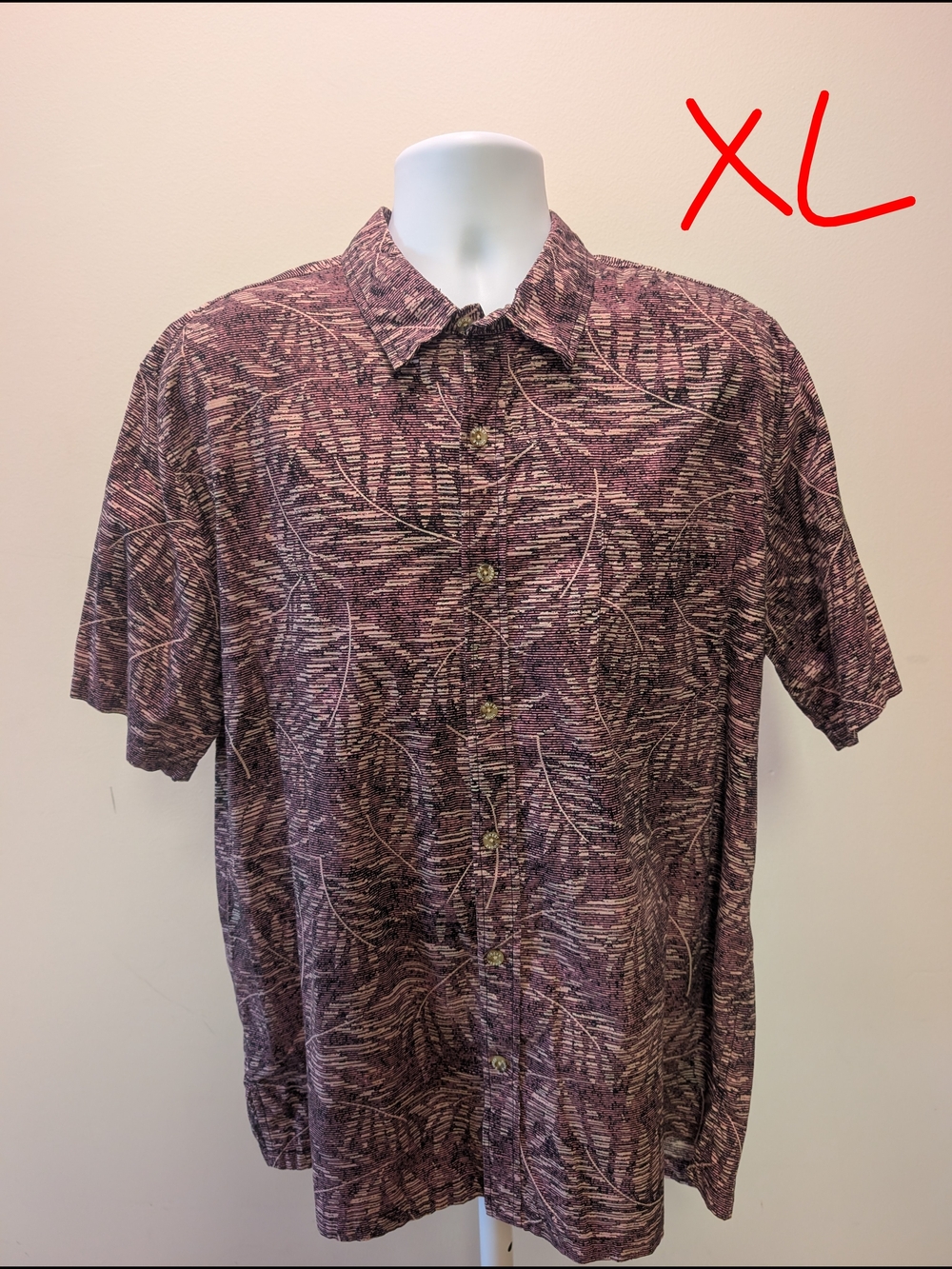 Men's Short-Sleeve Casual Button-Down Shirt in Maroon Print